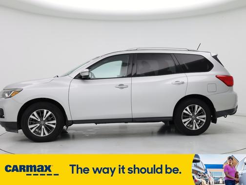 2017 Nissan Pathfinder SV