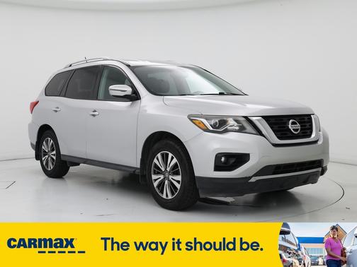 2017 Nissan Pathfinder SV