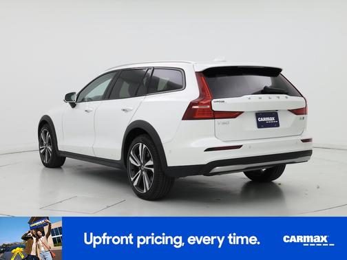 2025 Volvo V60 Cross Country B5 Plus