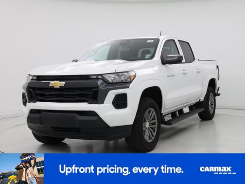 White 2025 Chevrolet Colorado LT