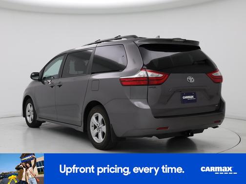 2019 Toyota Sienna LE