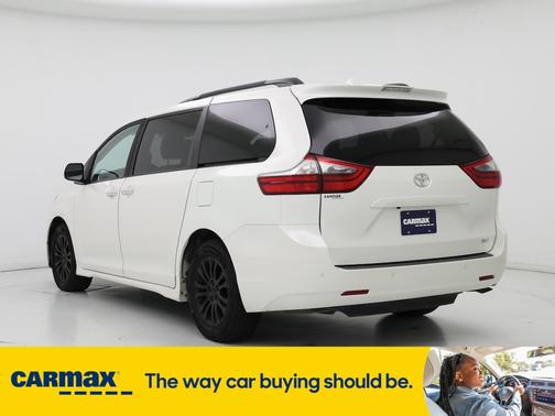 2020 Toyota Sienna XLE