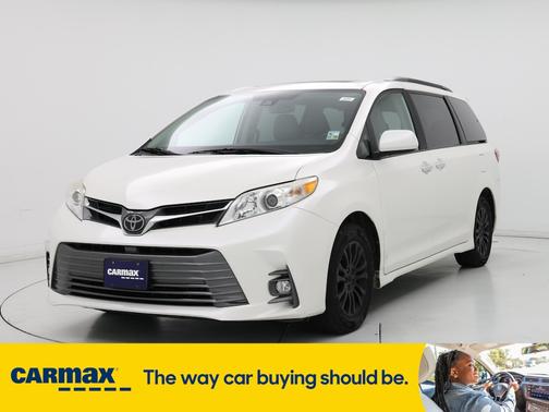 2020 Toyota Sienna XLE