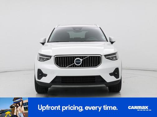 2023 Volvo XC40 B4 Plus Bright Theme