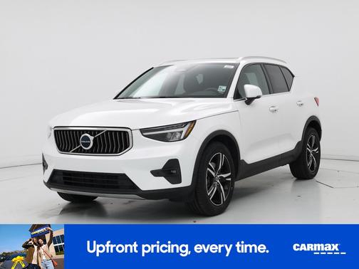 2023 Volvo XC40 B5 Plus Bright Theme