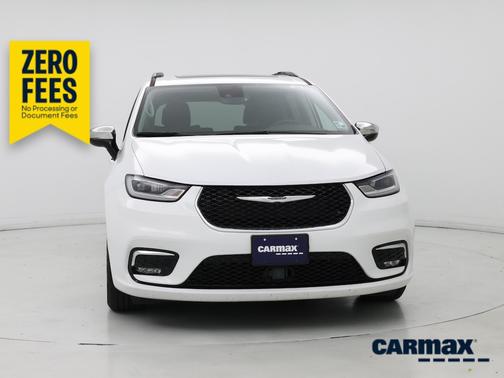 White 2023 Chrysler Pacifica Limited