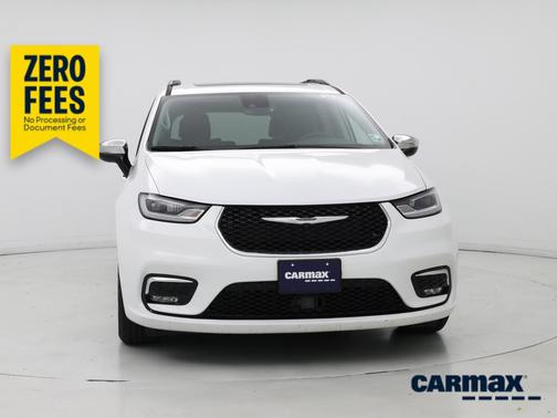 White 2023 Chrysler Pacifica Limited