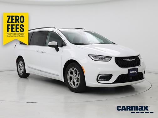 White 2023 Chrysler Pacifica Limited