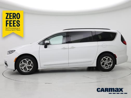 White 2023 Chrysler Pacifica Limited