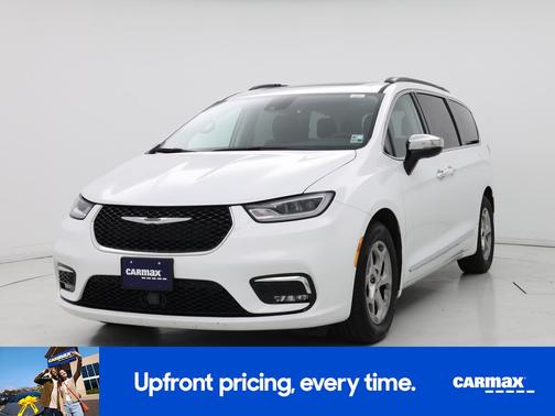 White 2023 Chrysler Pacifica Limited