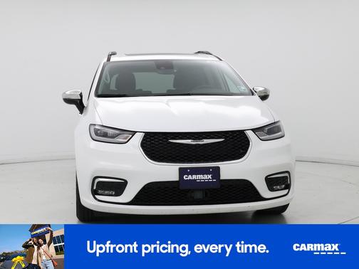 White 2023 Chrysler Pacifica Limited