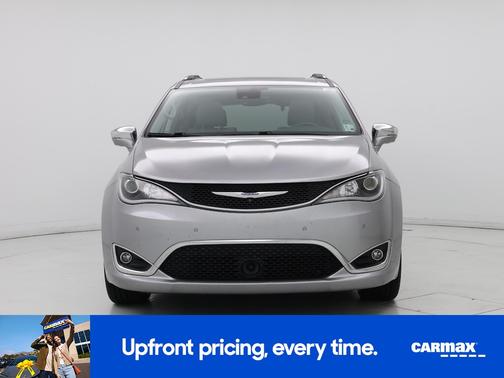 Silver 2017 Chrysler Pacifica Limited