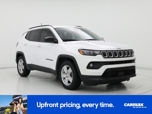 White 2022 Jeep Compass Latitude