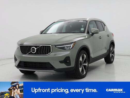 2024 Volvo XC40 B5 Plus Bright Theme