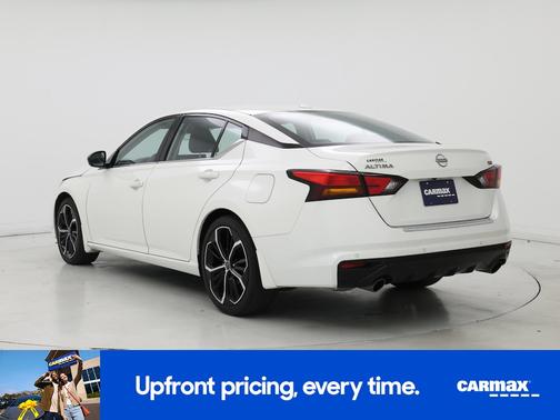 White 2023 Nissan Altima SR