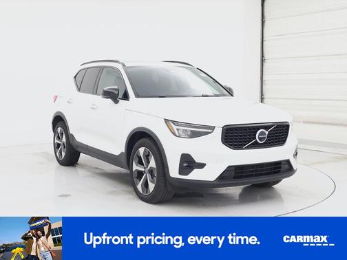 White 2023 Volvo XC40 B4 Ultimate Bright Theme