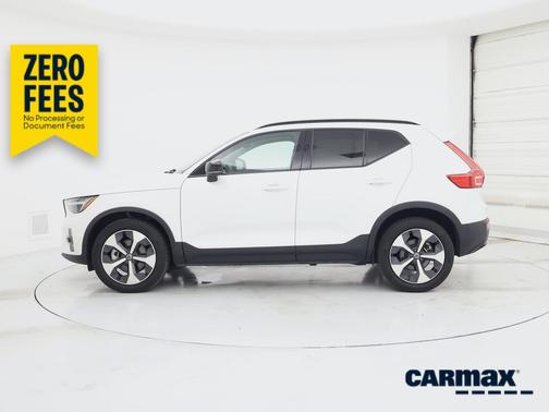 White 2023 Volvo XC40 B4 Ultimate Bright Theme