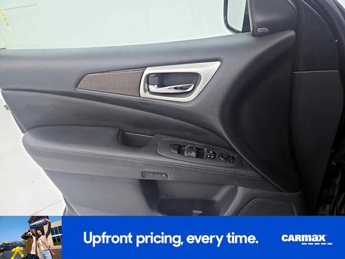 Black 2015 Nissan Pathfinder SL