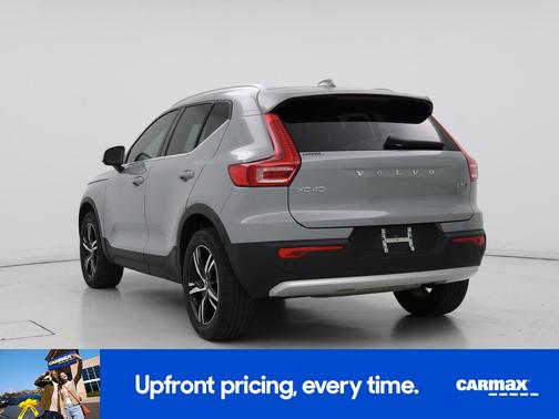 Gray 2024 Volvo XC40 B5 Core Bright Theme