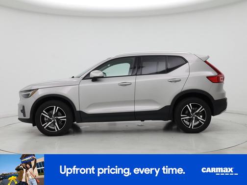 Silver 2023 Volvo XC40 B5 Core