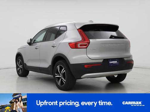 Silver 2023 Volvo XC40 B5 Core