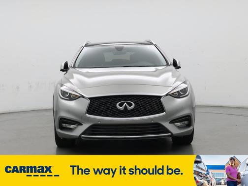 2017 INFINITI QX30 Premium