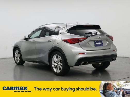 2017 INFINITI QX30 Premium