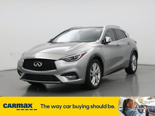 2017 INFINITI QX30 Premium