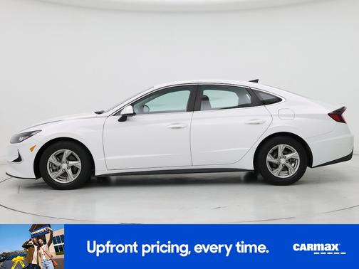 White 2022 Hyundai SONATA SE