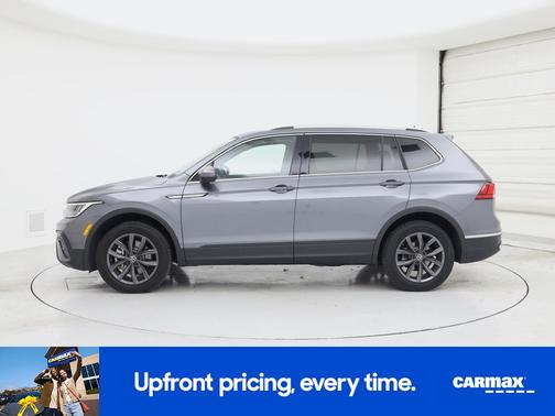 Gray 2022 Volkswagen Tiguan SE
