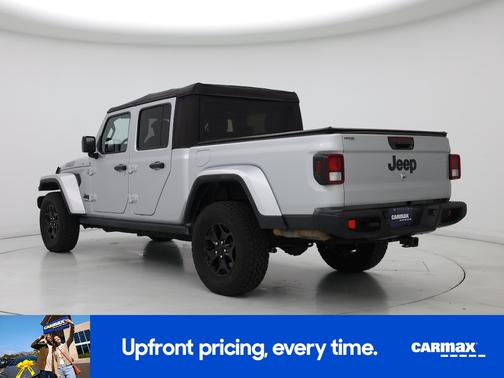 Silver 2022 Jeep Gladiator Willys Sport