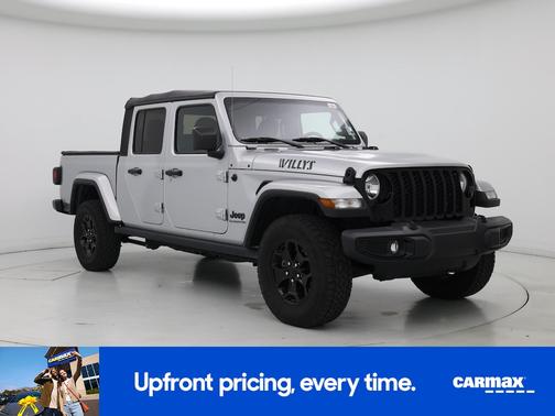 Silver 2022 Jeep Gladiator Willys Sport