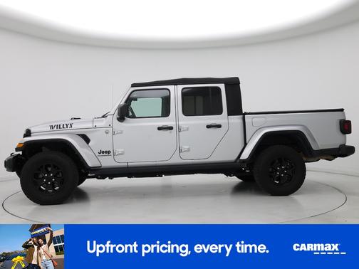 Silver 2022 Jeep Gladiator Willys Sport