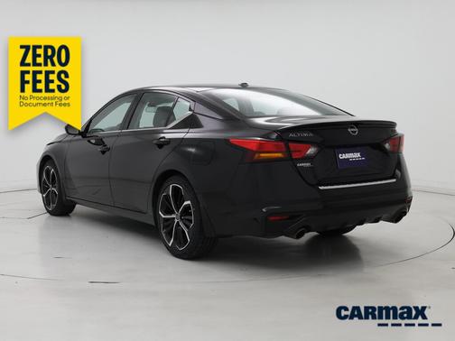 Black 2023 Nissan Altima SR