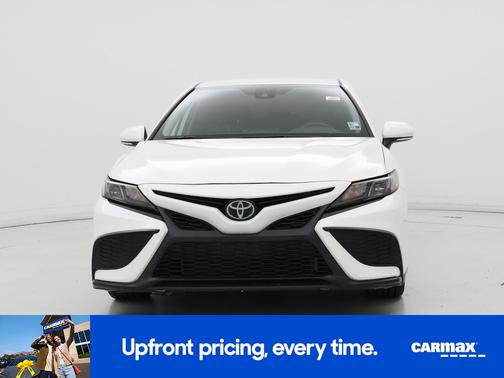 White 2024 Toyota Camry SE