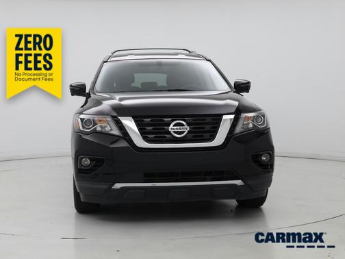 Black 2018 Nissan Pathfinder SL