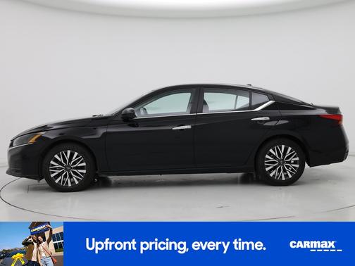 Black 2025 Nissan Altima SV