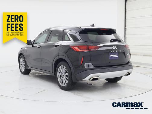 Black 2023 INFINITI QX50 Luxe
