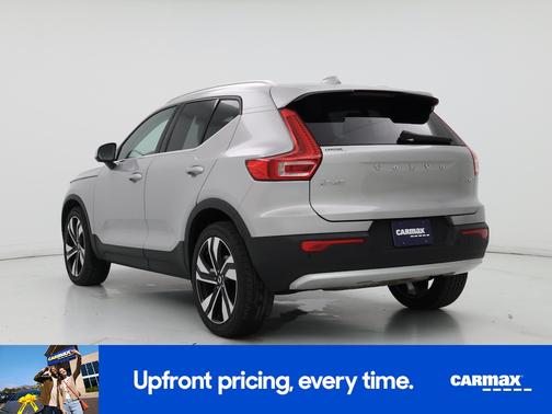 2023 Volvo XC40 B4 Plus Bright Theme