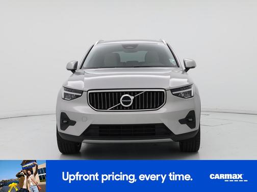 2023 Volvo XC40 B4 Plus Bright Theme