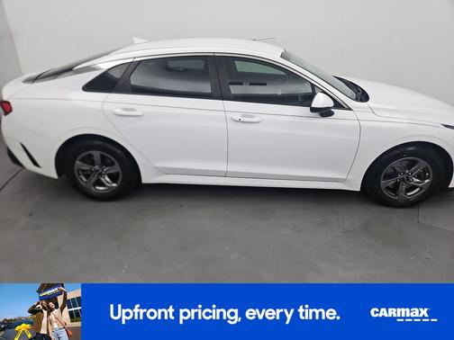 White 2022 Kia K5 LXS