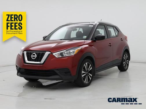 Red 2018 Nissan Kicks SV