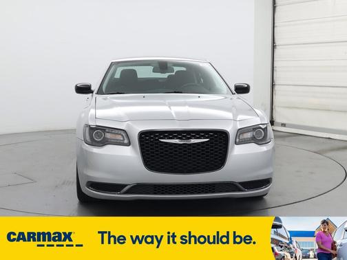 2019 Chrysler 300 Touring