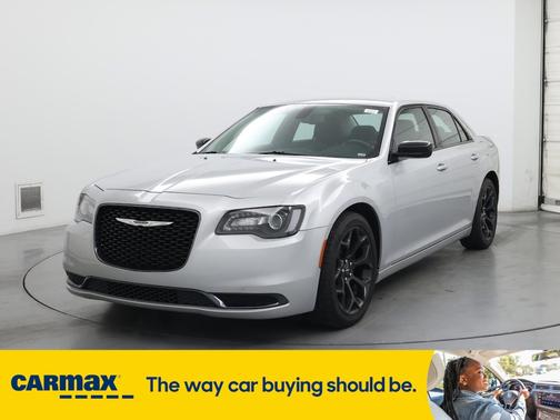 2019 Chrysler 300 Touring