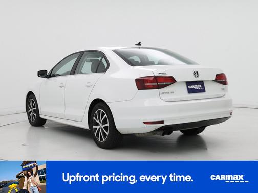 White 2017 Volkswagen Jetta SE
