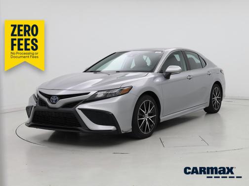 Silver 2023 Toyota Camry Hybrid SE