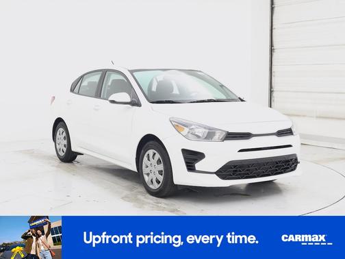 White 2022 Kia Rio S