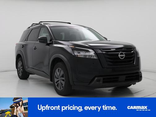 Black 2023 Nissan Pathfinder SV