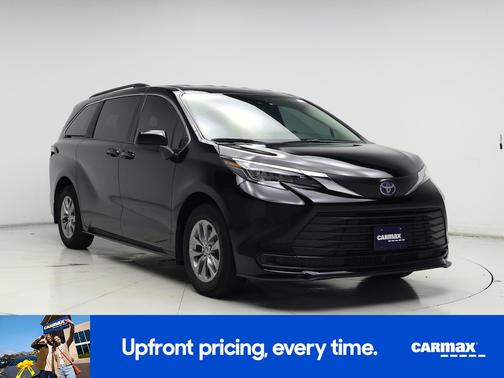 Black 2025 Toyota Sienna LE