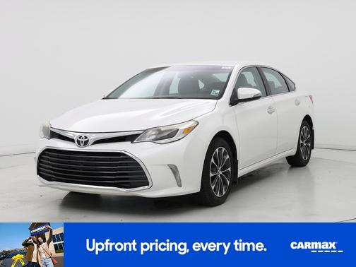 White 2016 Toyota Avalon XLE